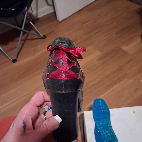 Hot Topic Black Platform Shoes with Red Accents - Picture 7 of 16